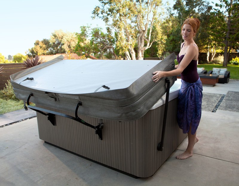 A CoverCradle® cover lifter in operation