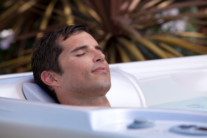 Hot water spa therapy may enhance muscle recovery.